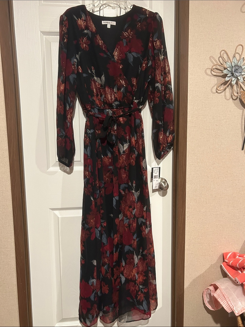 Robbie bee 14 Black Floral Maxi Dress